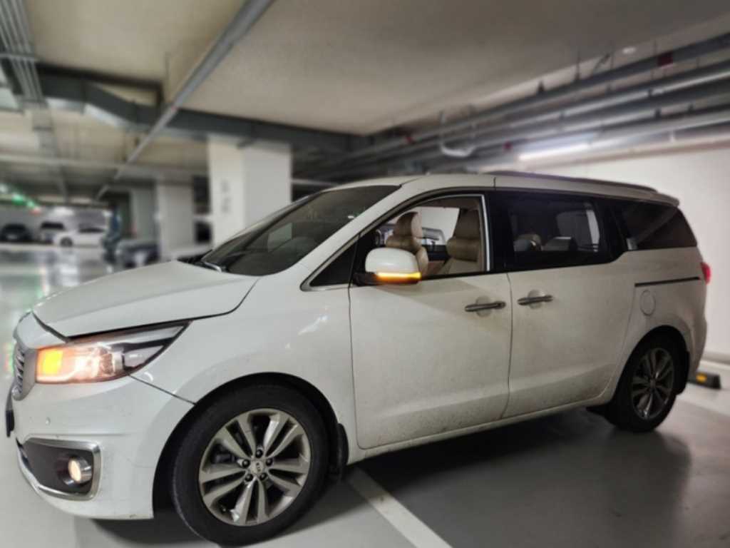 KIA Carnival - Vista 2