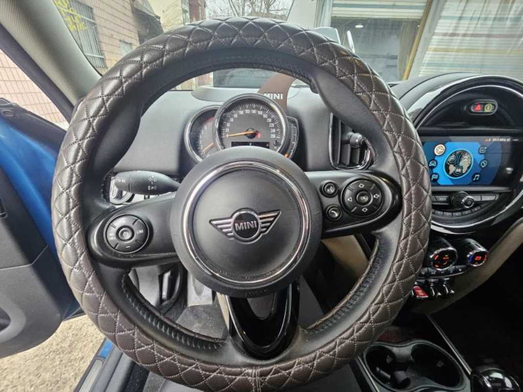 Mini Countryman - Vista 9