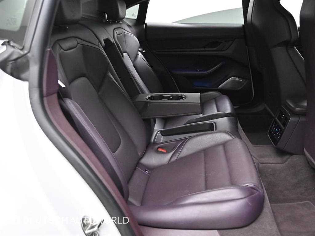 Porsche Taycan - Vista 12