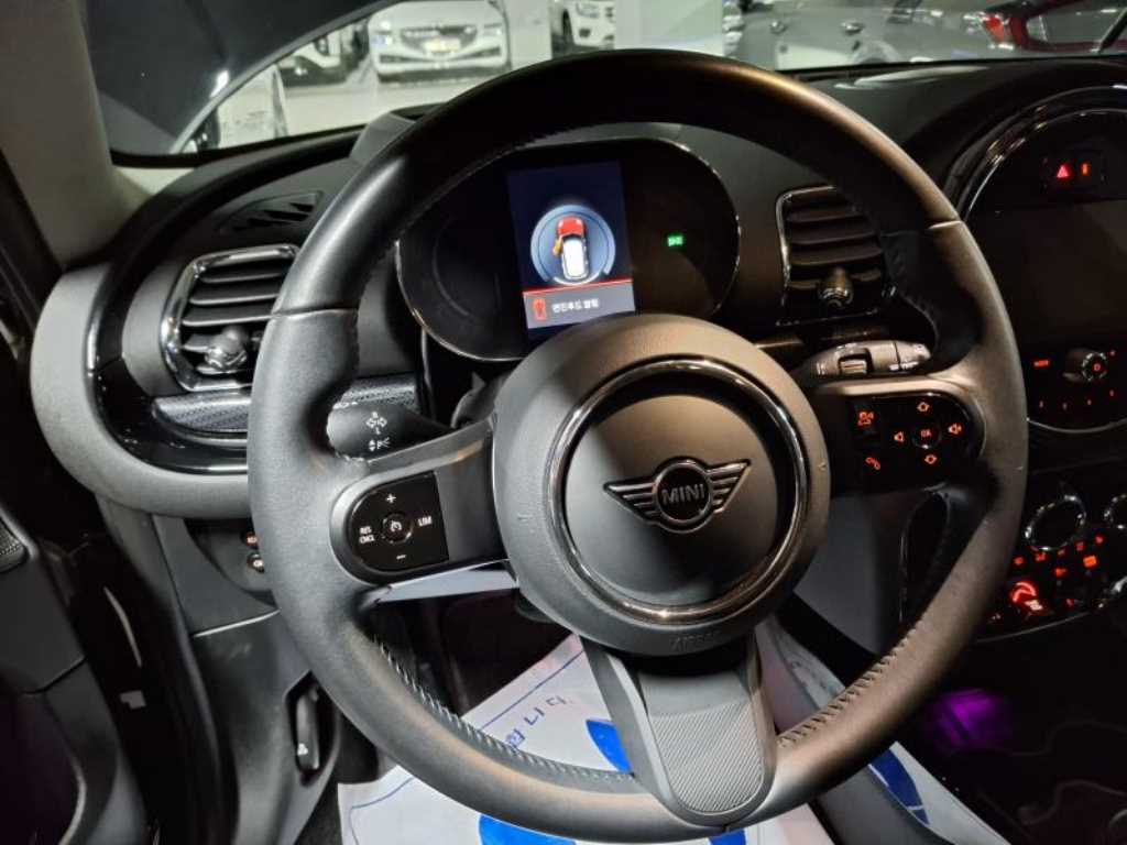 Mini Clubman - Vista 8