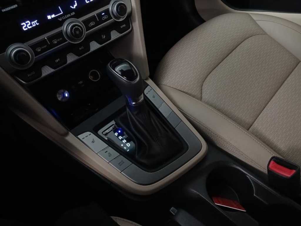 HYUNDAI Avante 2019 Blanco - Importación desde Corea - HF Imports Iquique - Foto 16