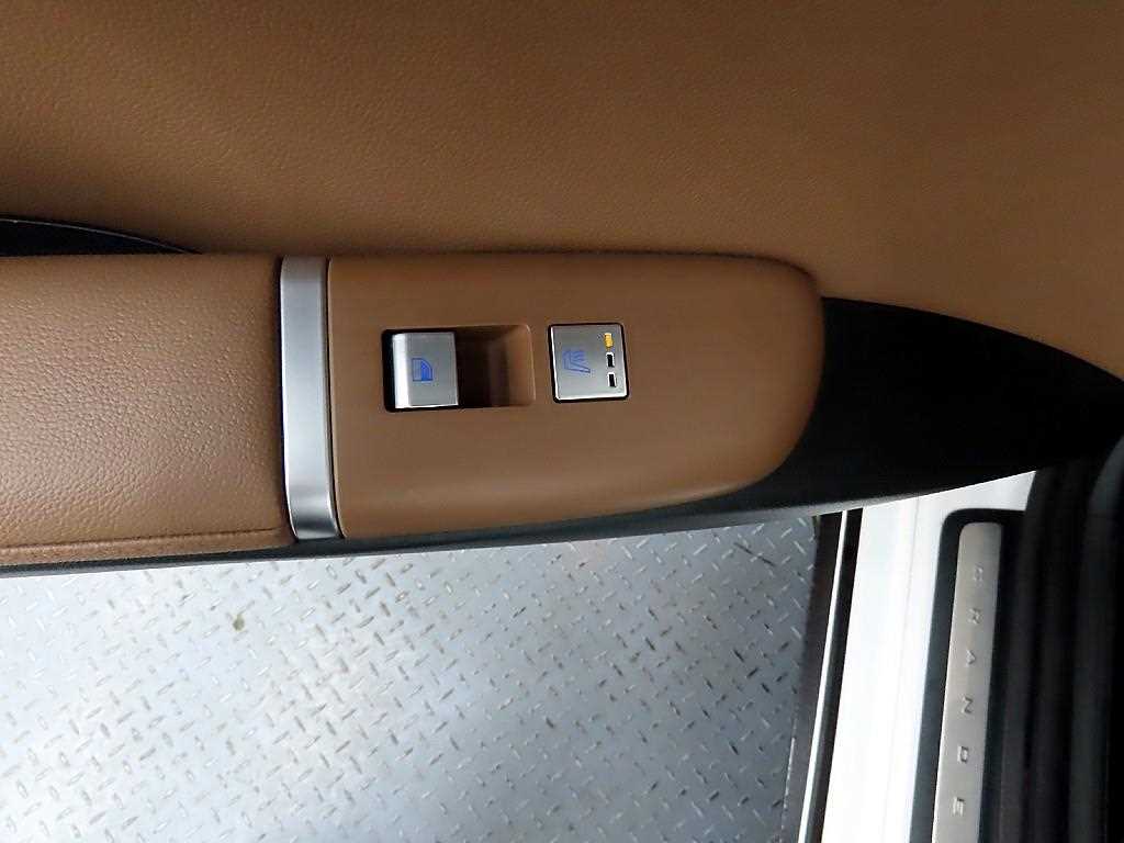 HYUNDAI Grandeur - Vista 12