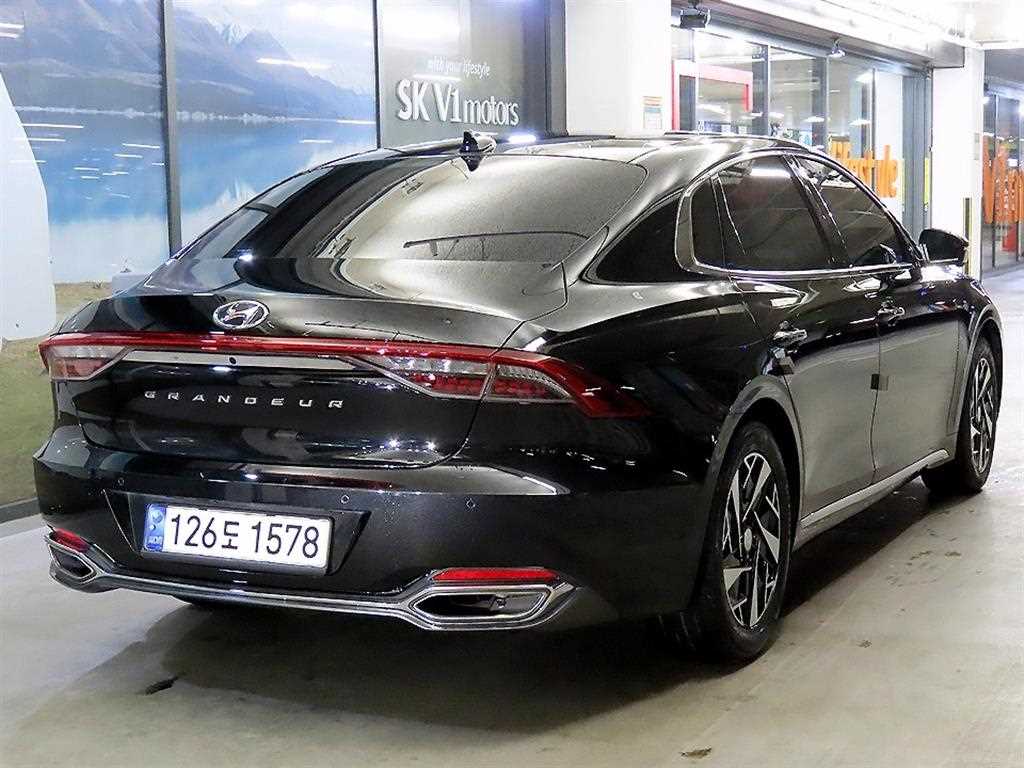 HYUNDAI Grandeur - Vista 4