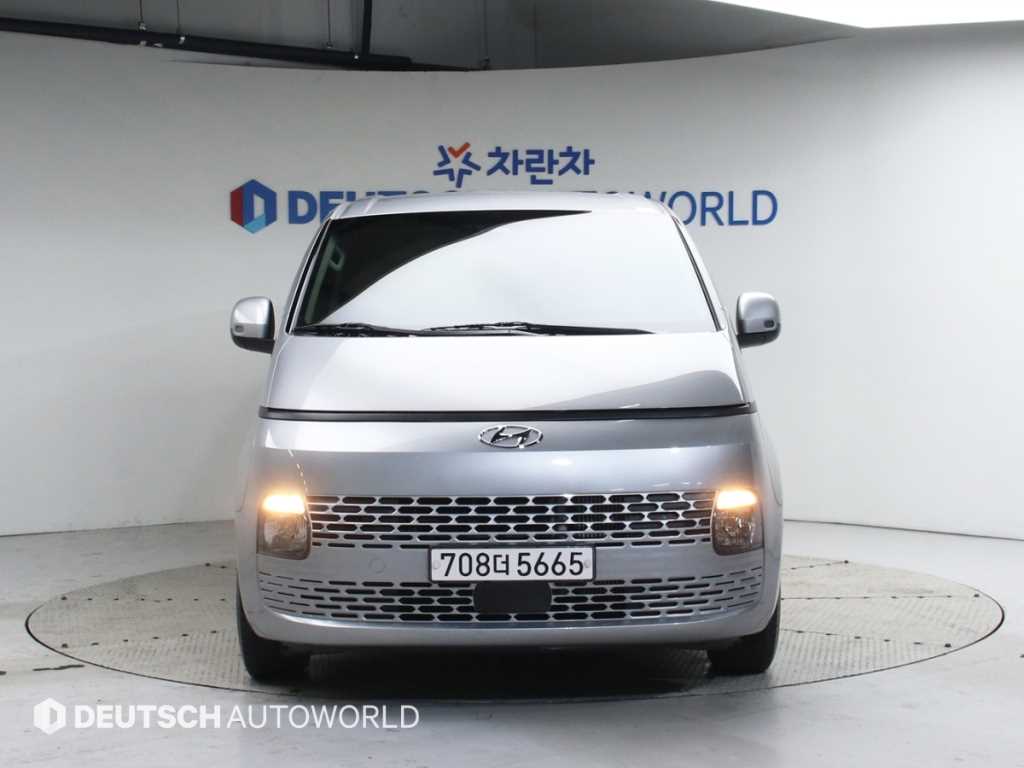 HYUNDAI Staria - Vista 3