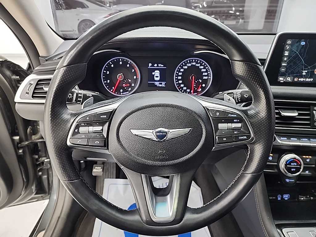 Genesis G70 - Vista 9