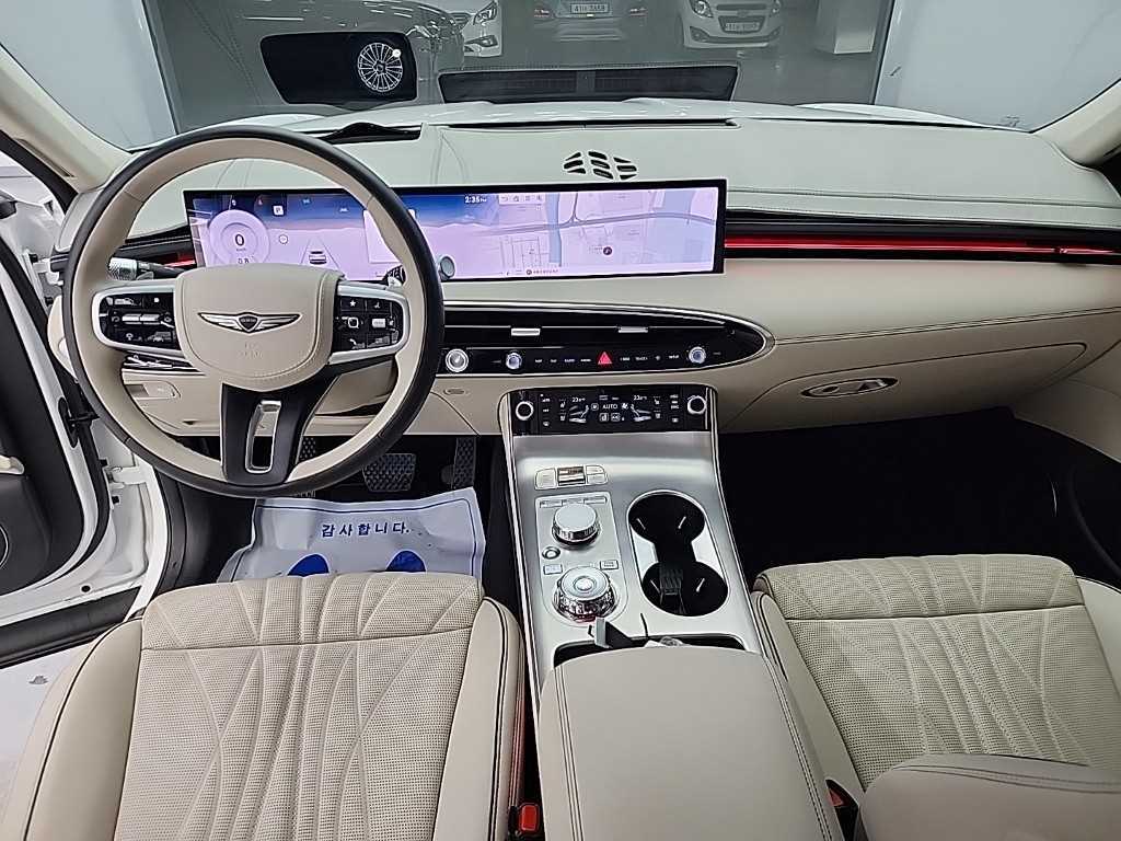 Genesis GV70 - Vista 8