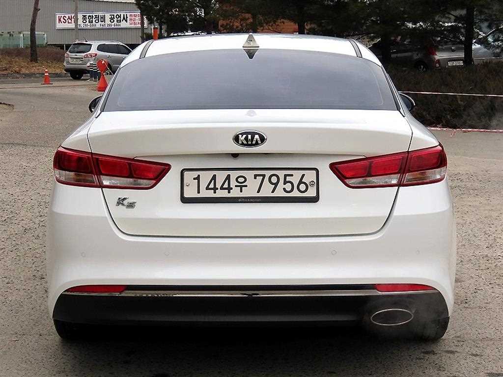 KIA K5 - Vista 4