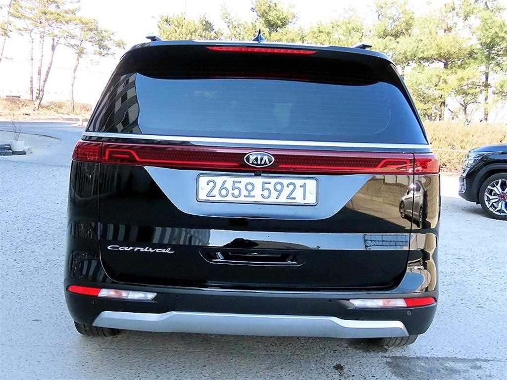 KIA Carnival - Vista 4