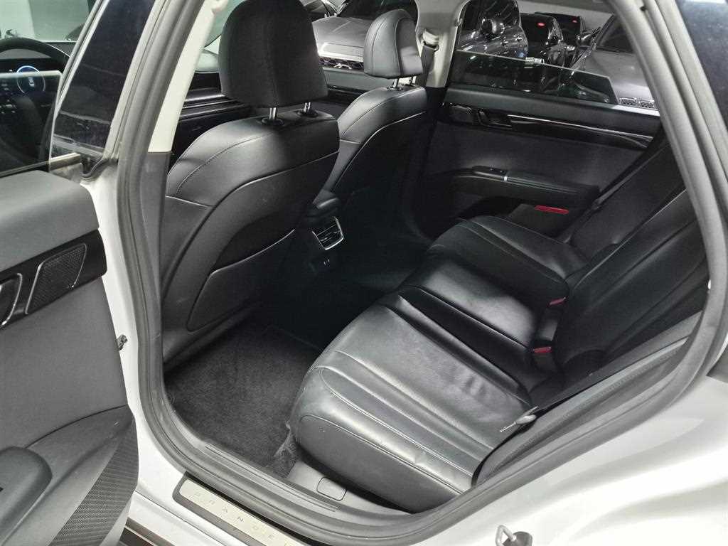 HYUNDAI Grandeur - Vista 9