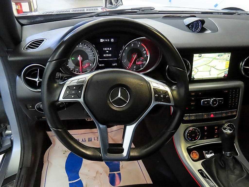 Mercedes Benz SLK Class 2012 Gris - Importación desde Corea - HF Imports Iquique - Foto 13