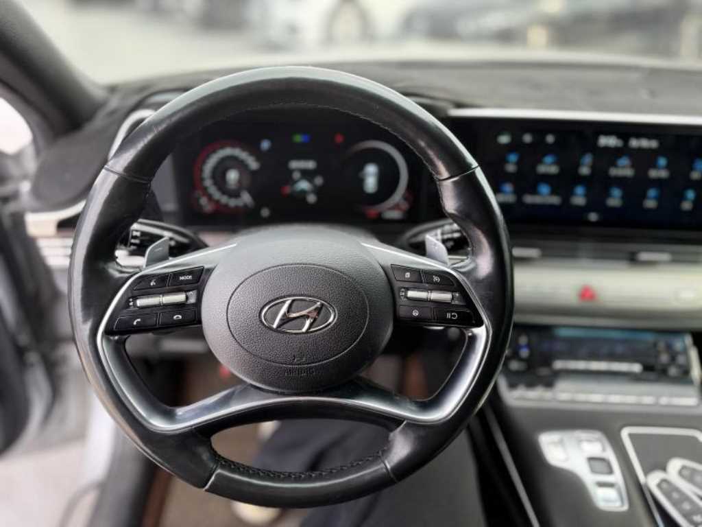 HYUNDAI Grandeur - Vista 9