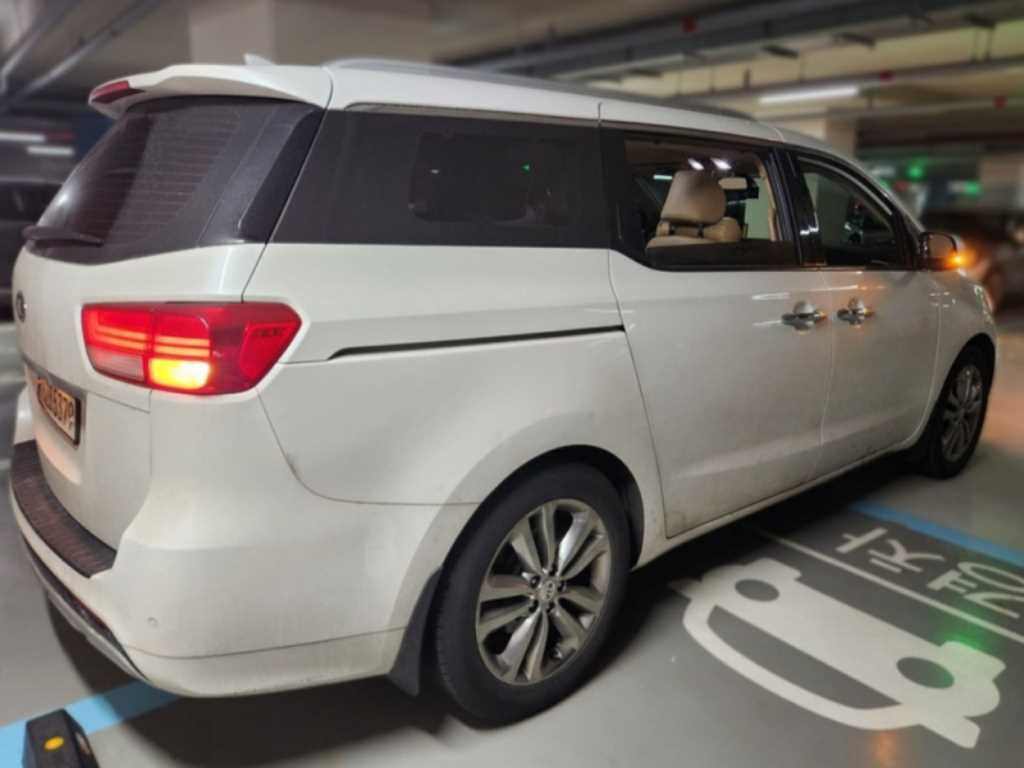 KIA Carnival - Vista 6