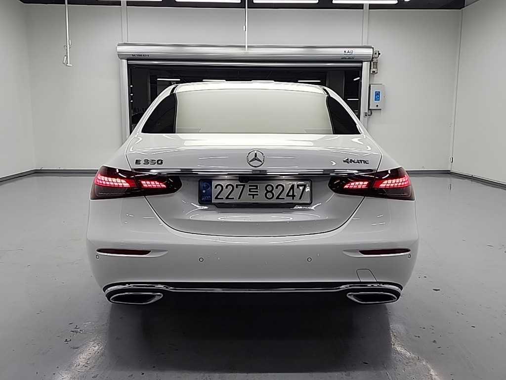 Mercedes Benz E class - Vista 4