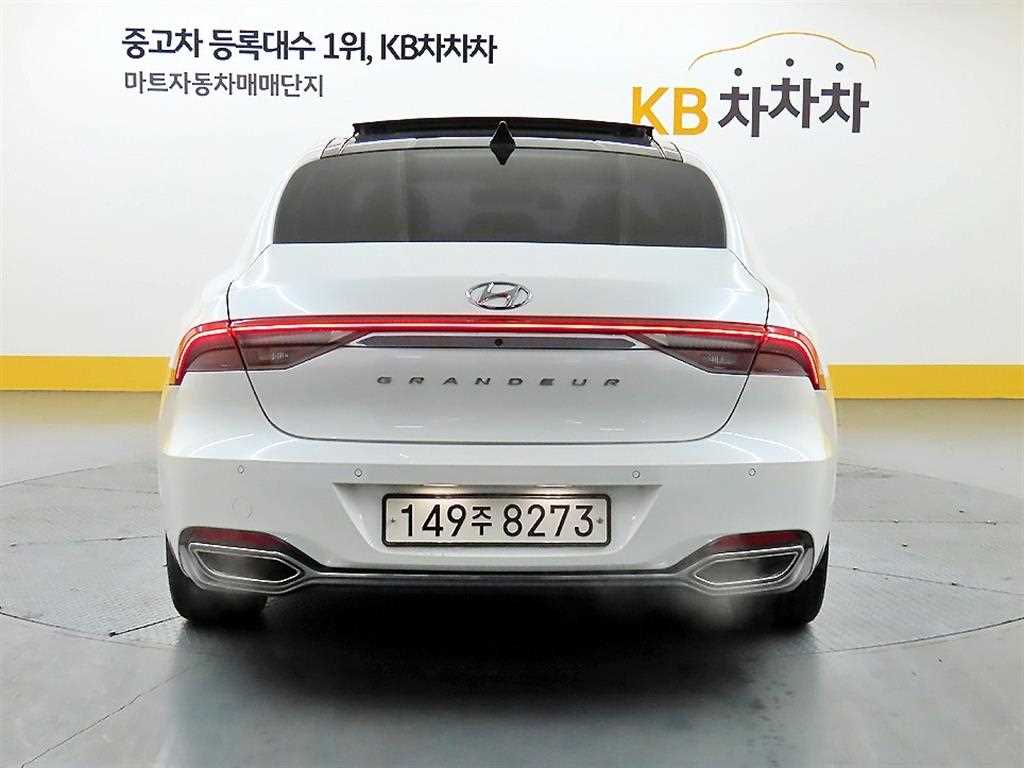 HYUNDAI Grandeur - Vista 3