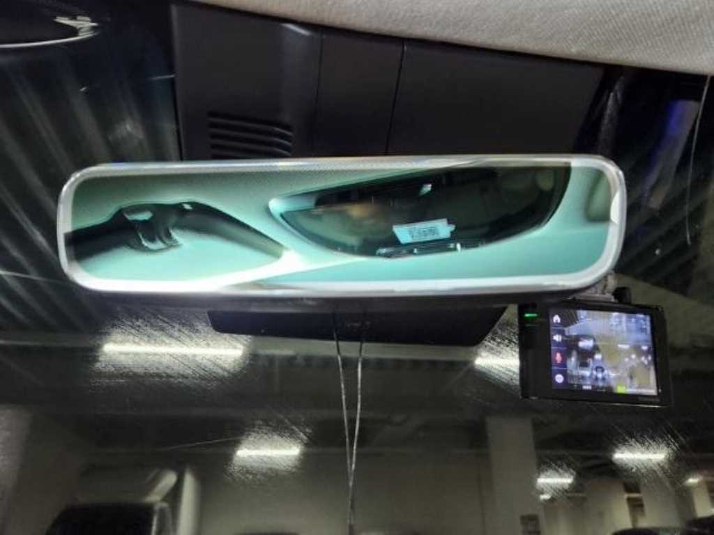 Genesis GV70 - Vista 8