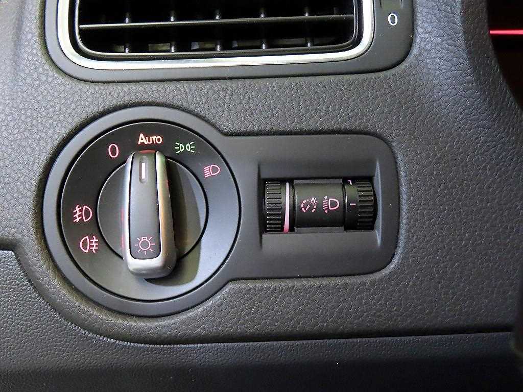 Volkswagen polo 2014 Gris - Importación desde Corea - HF Imports Iquique - Foto 14