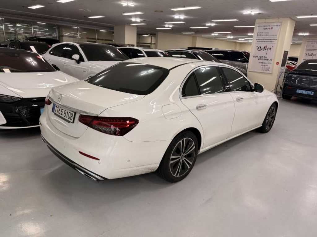 Mercedes Benz E class - Vista 4