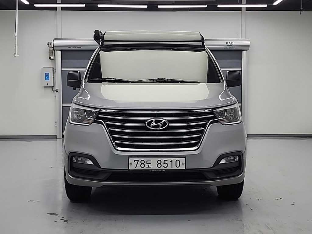 HYUNDAI Starex - Vista 2