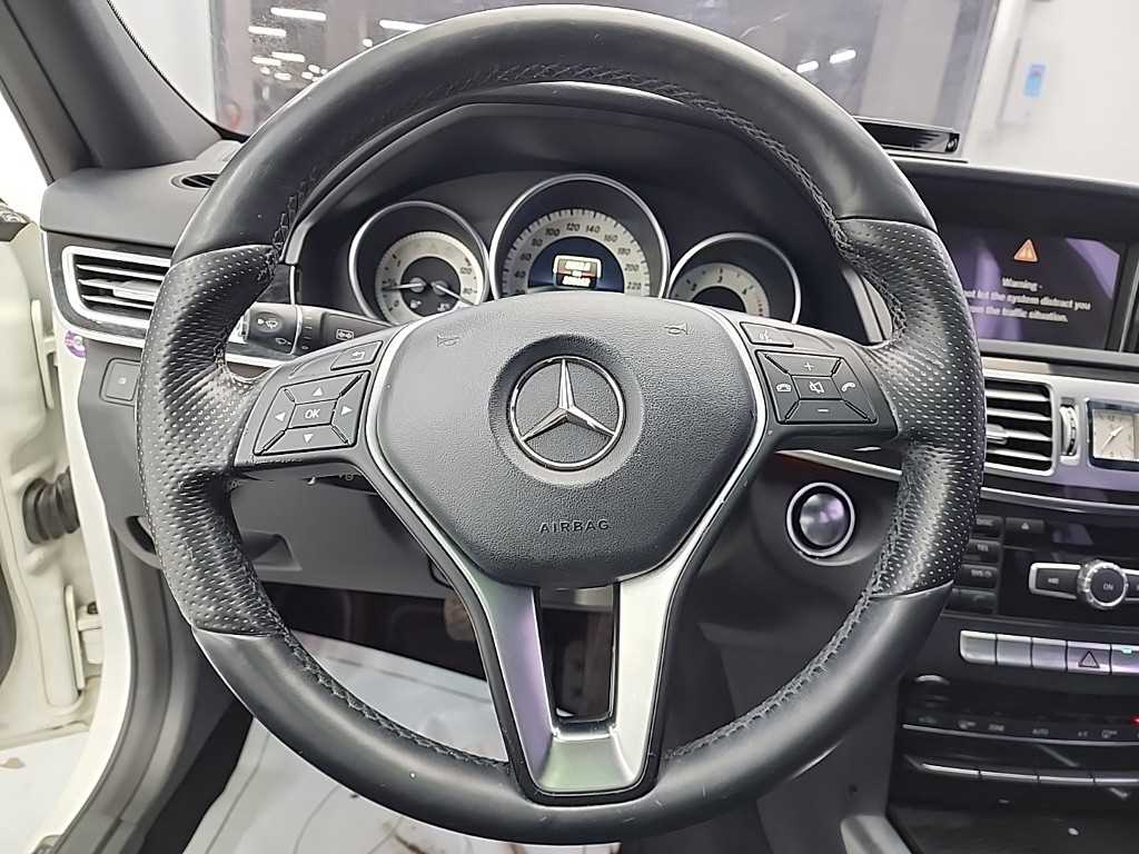 Mercedes Benz E class - Vista 9