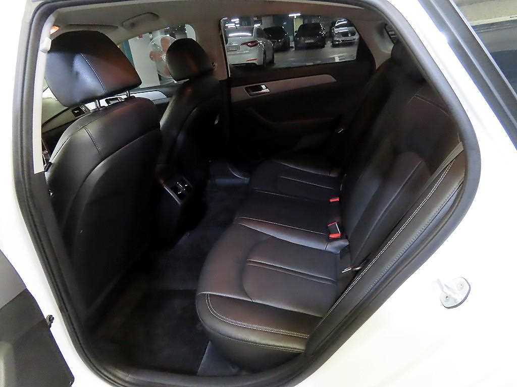 HYUNDAI Sonata - Vista 7