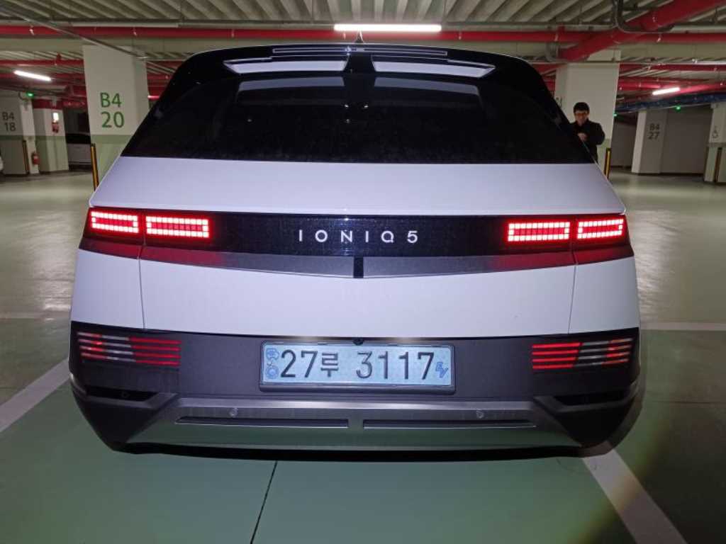 HYUNDAI Ioniq 5 - Vista 6