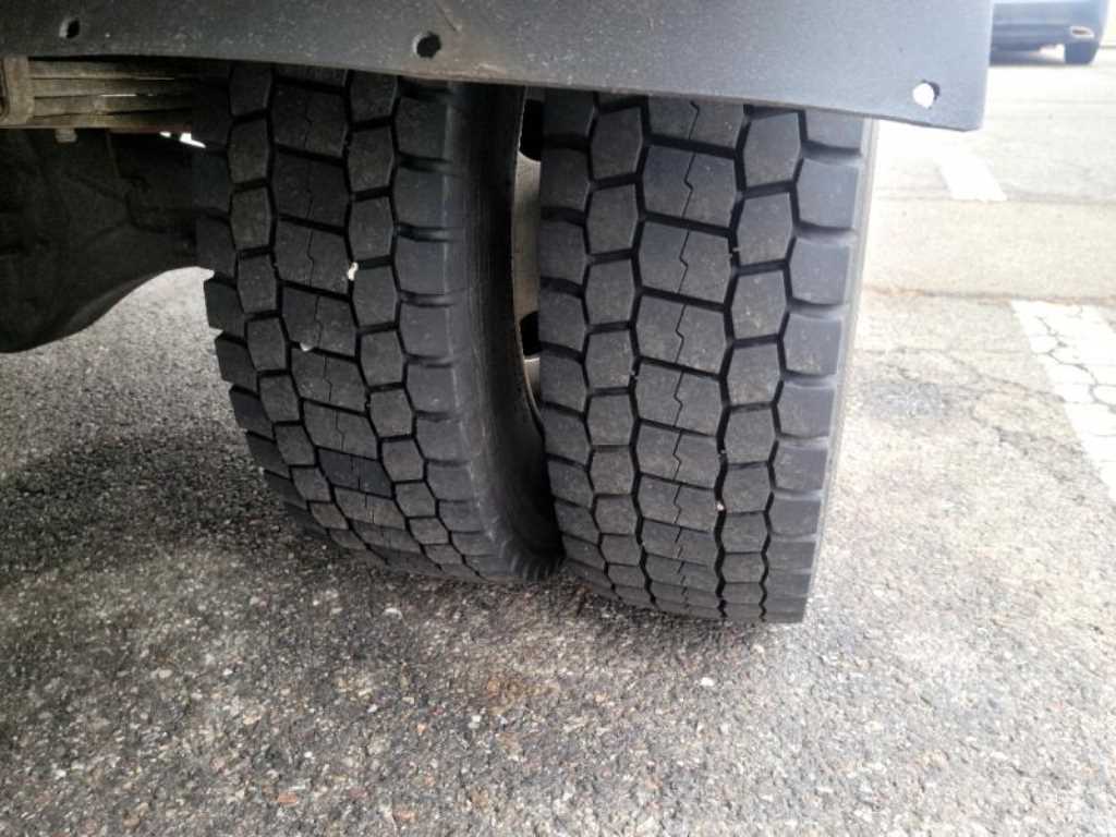 medium and large cargo truck - Vista 8