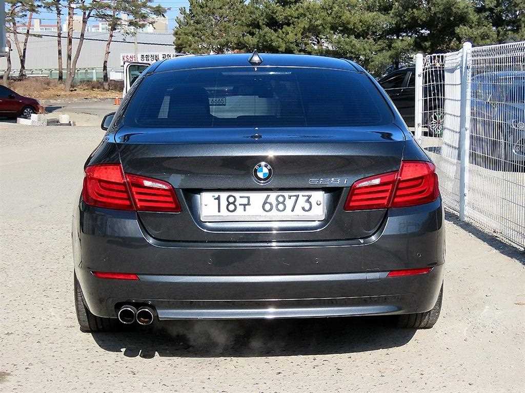BMW 5 Series - Vista 4
