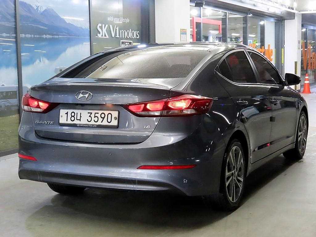 HYUNDAI Avante - Vista 4