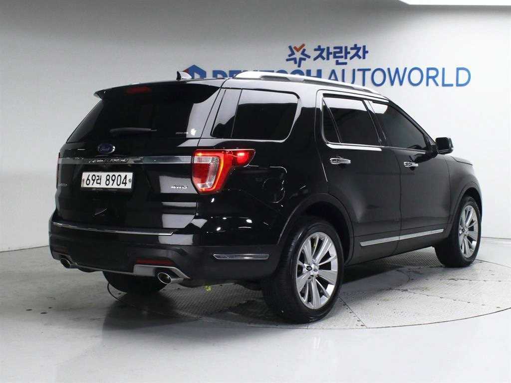 Ford Explorer - Vista 2