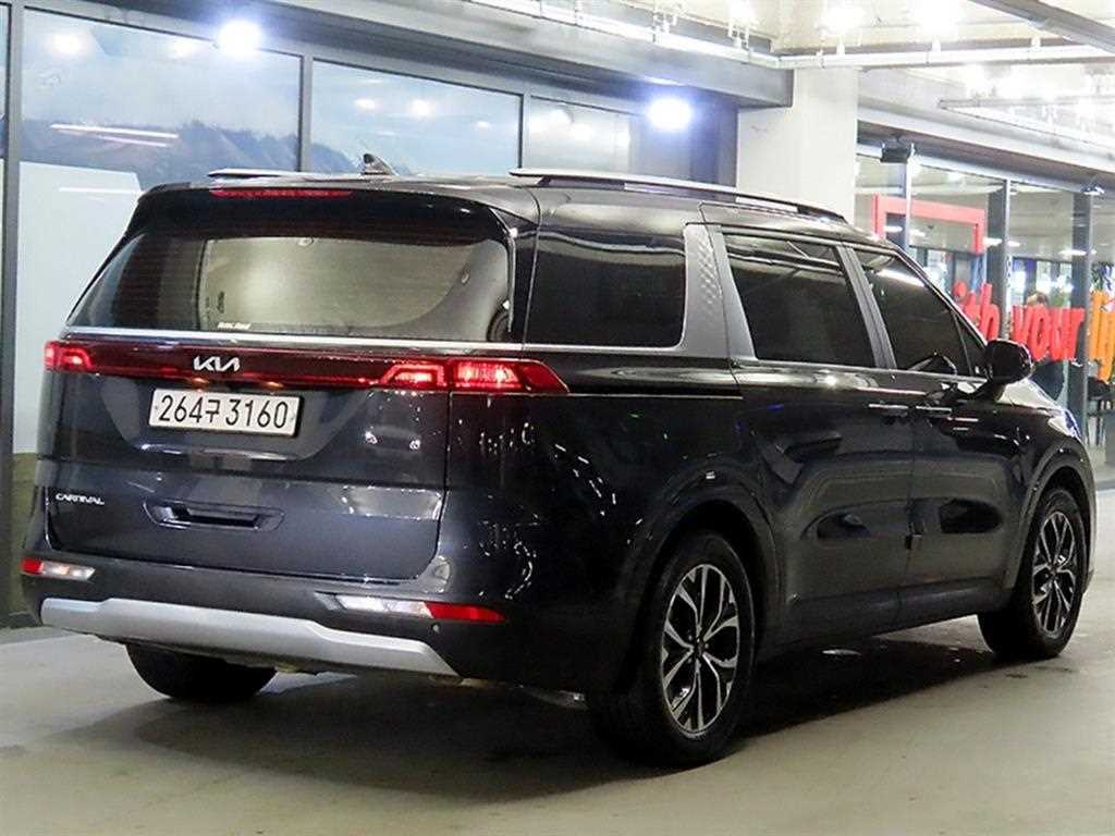 KIA Carnival - Vista 5