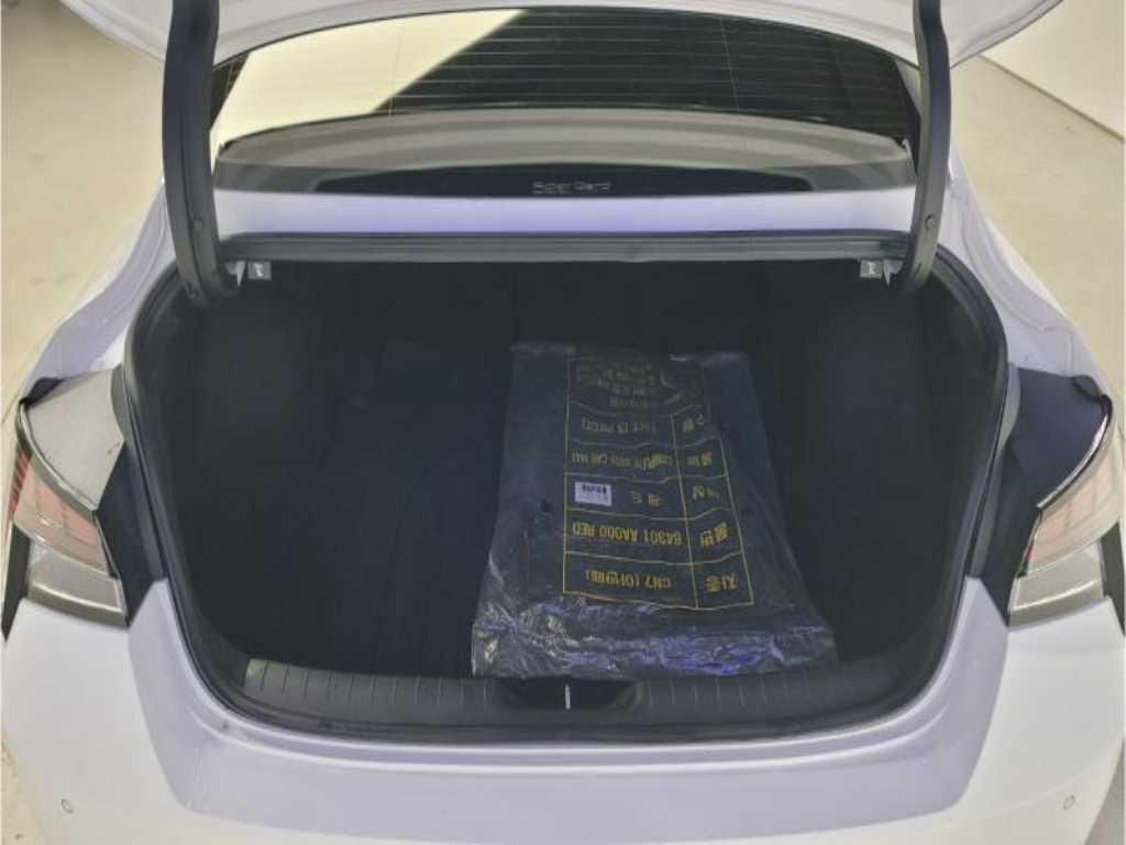 HYUNDAI Avante - Vista 8