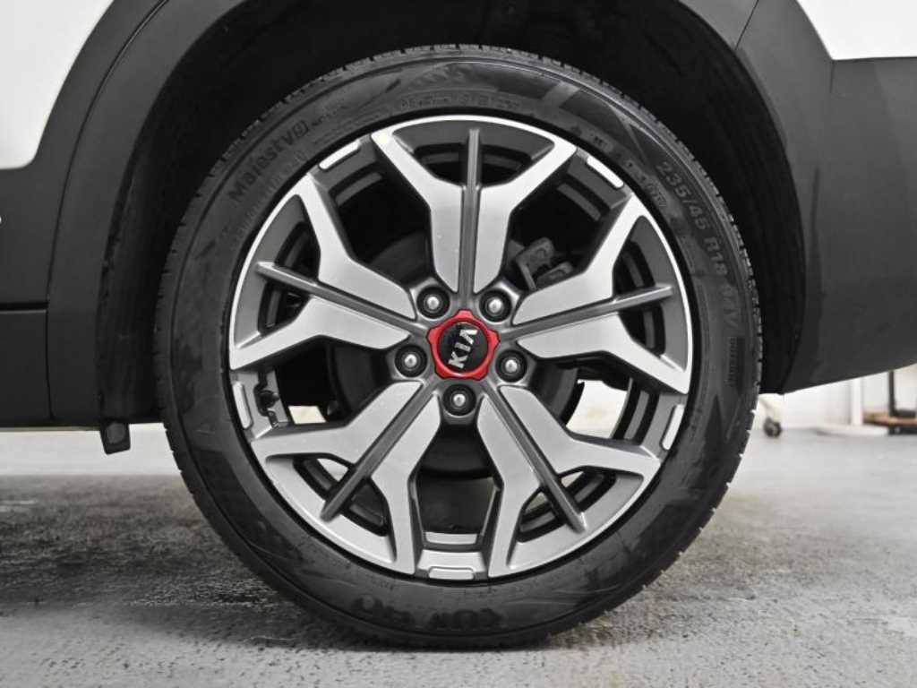 KIA Seltos - Vista 5