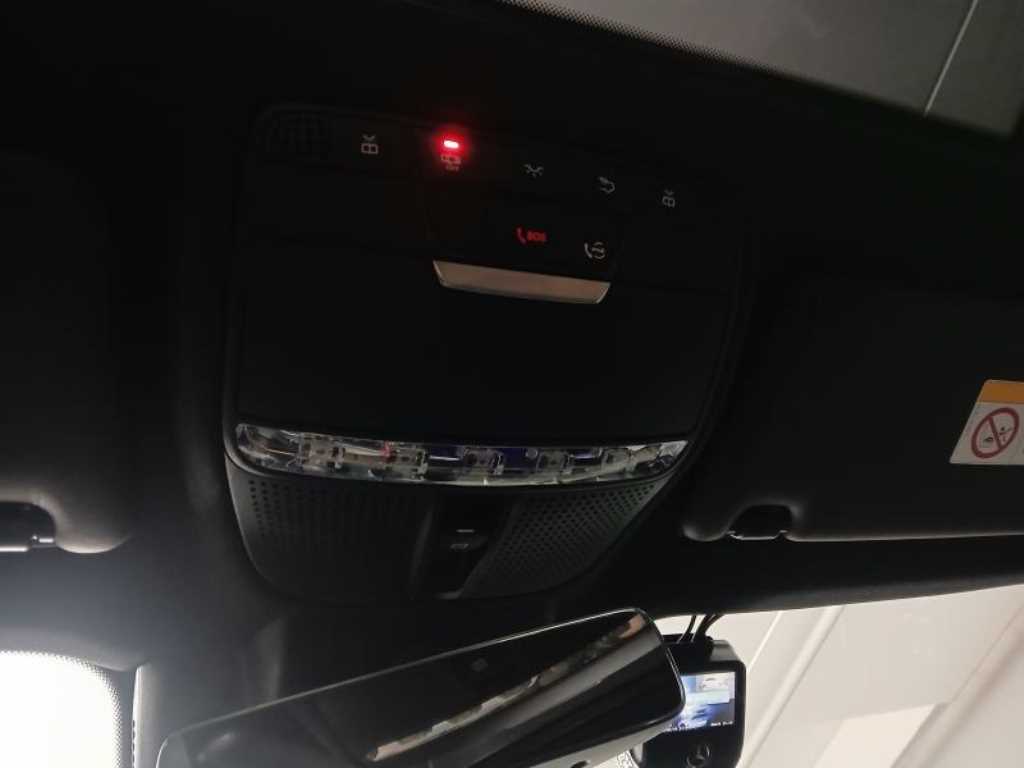 Mercedes Benz E class - Vista 9