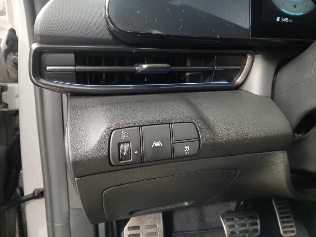 HYUNDAI Avante - Vista 10