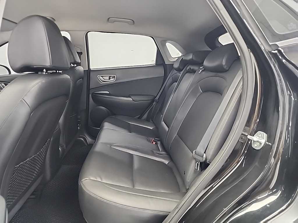 HYUNDAI Kona - Vista 12