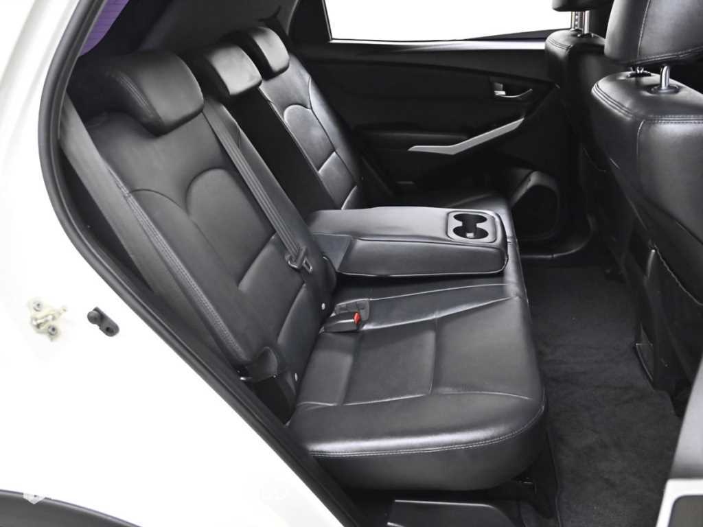 Ssangyong Korando - Vista 12