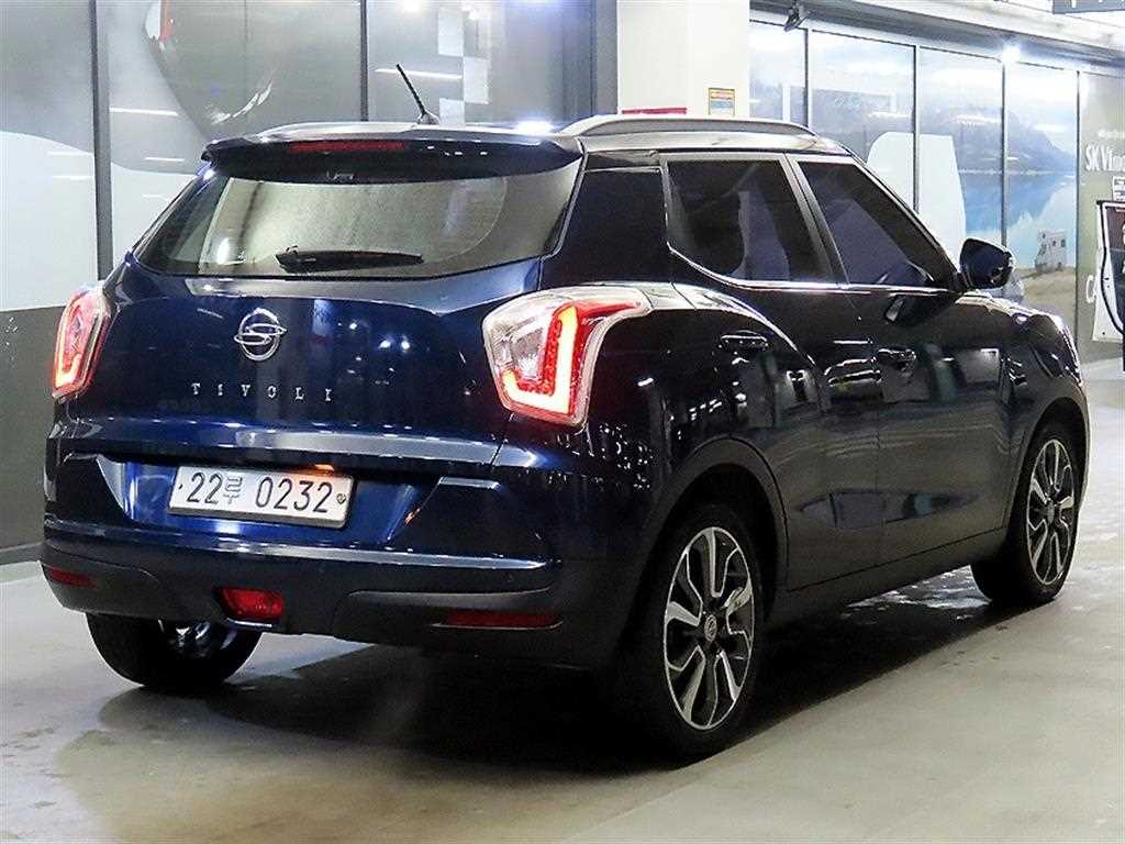 Ssangyong Tivoli - Vista 4
