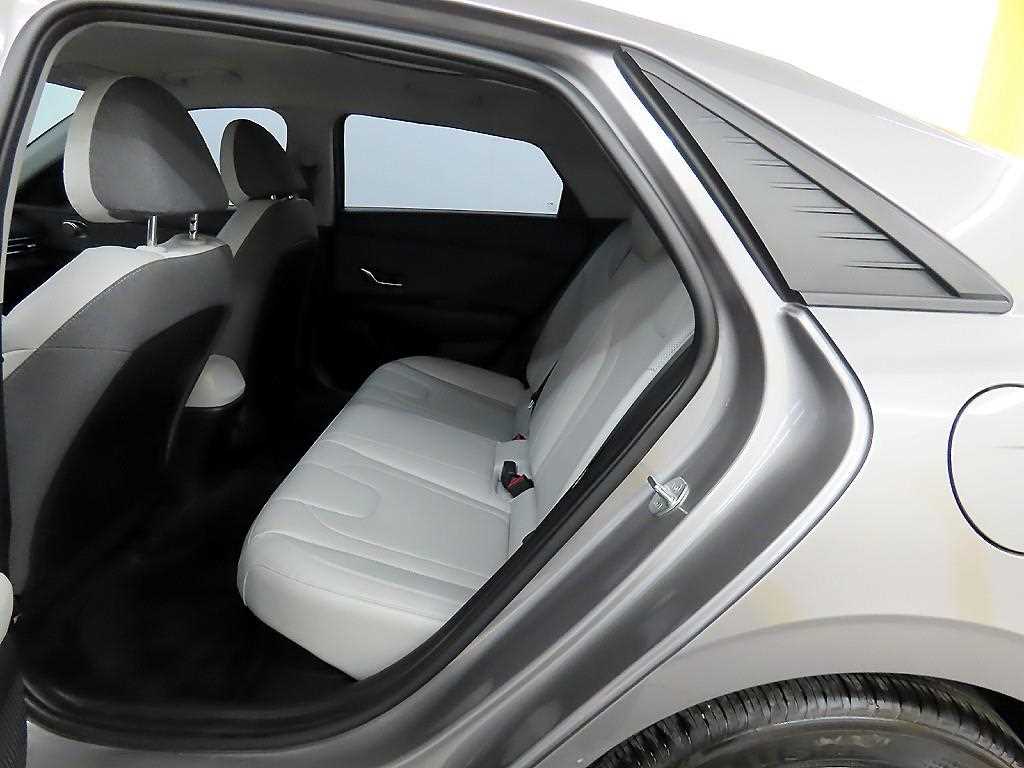 HYUNDAI Avante - Vista 6