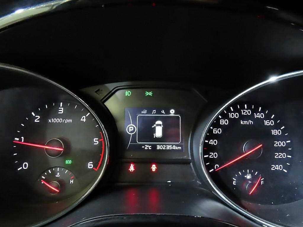 KIA Carnival - Vista 9