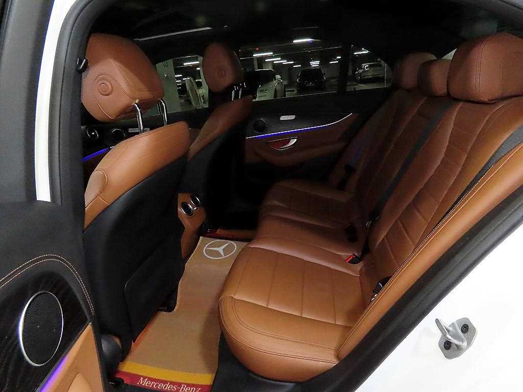 Mercedes Benz E class - Vista 7