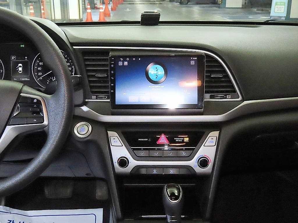 HYUNDAI Avante - Vista 11