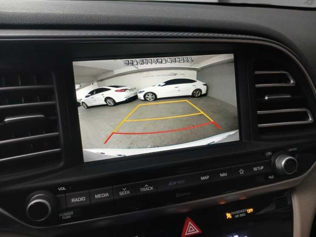 HYUNDAI Avante 2019 Blanco - Importación desde Corea - HF Imports Iquique - Foto 15