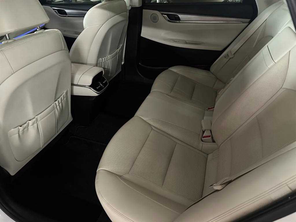 HYUNDAI Grandeur - Vista 8