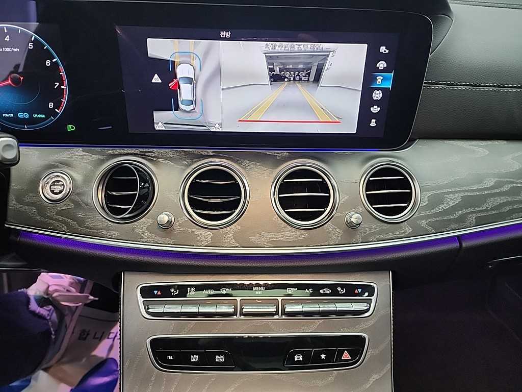 Mercedes Benz E class - Vista 10