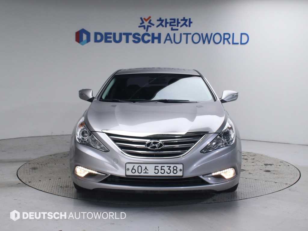 HYUNDAI Sonata - Vista 3