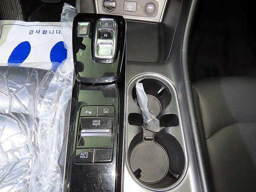 HYUNDAI Sonata - Vista 12