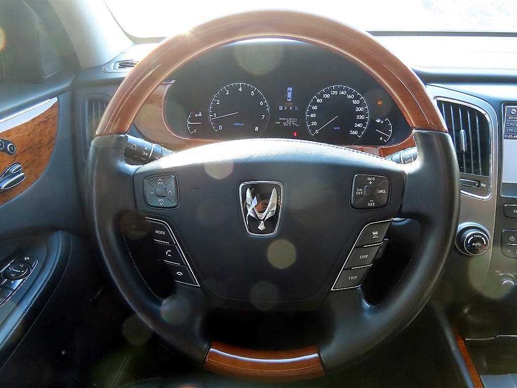 HYUNDAI Equus - Vista 7