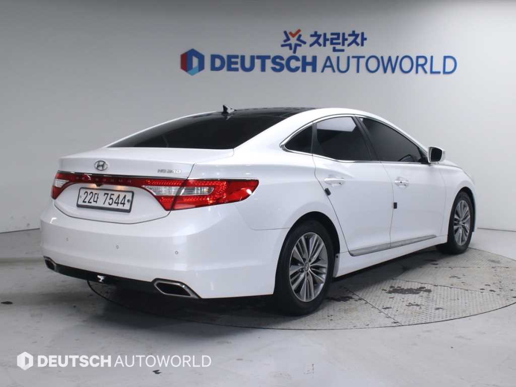 HYUNDAI Grandeur - Vista 2