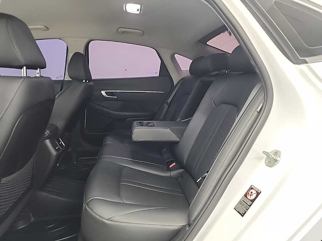 HYUNDAI Sonata - Vista 12