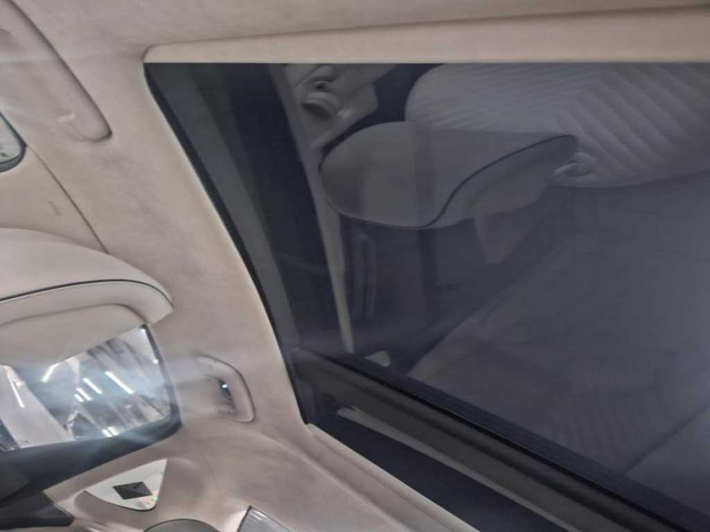 Genesis G80 - Vista 10